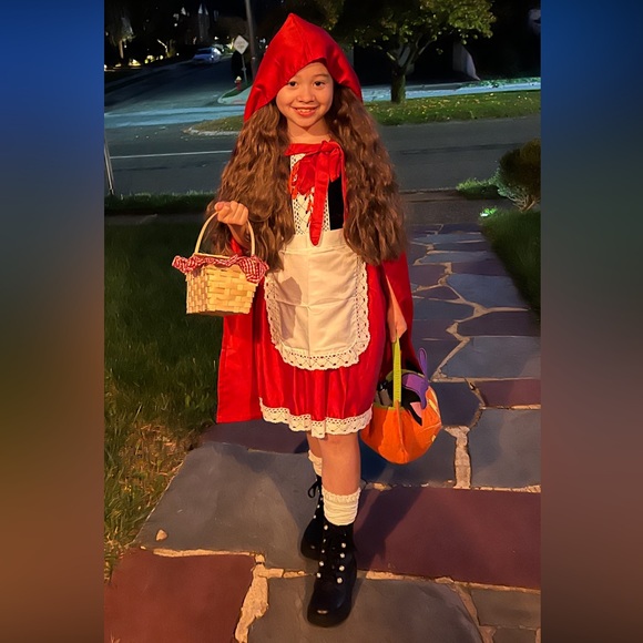 Red riding hood costume - Picture 7 of 7